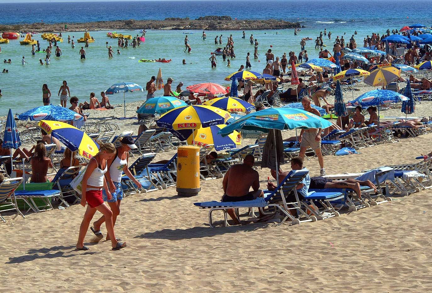 Tρία περιστατικά θερμοπληξίας λόγω του καύσωνα στην Κύπρο