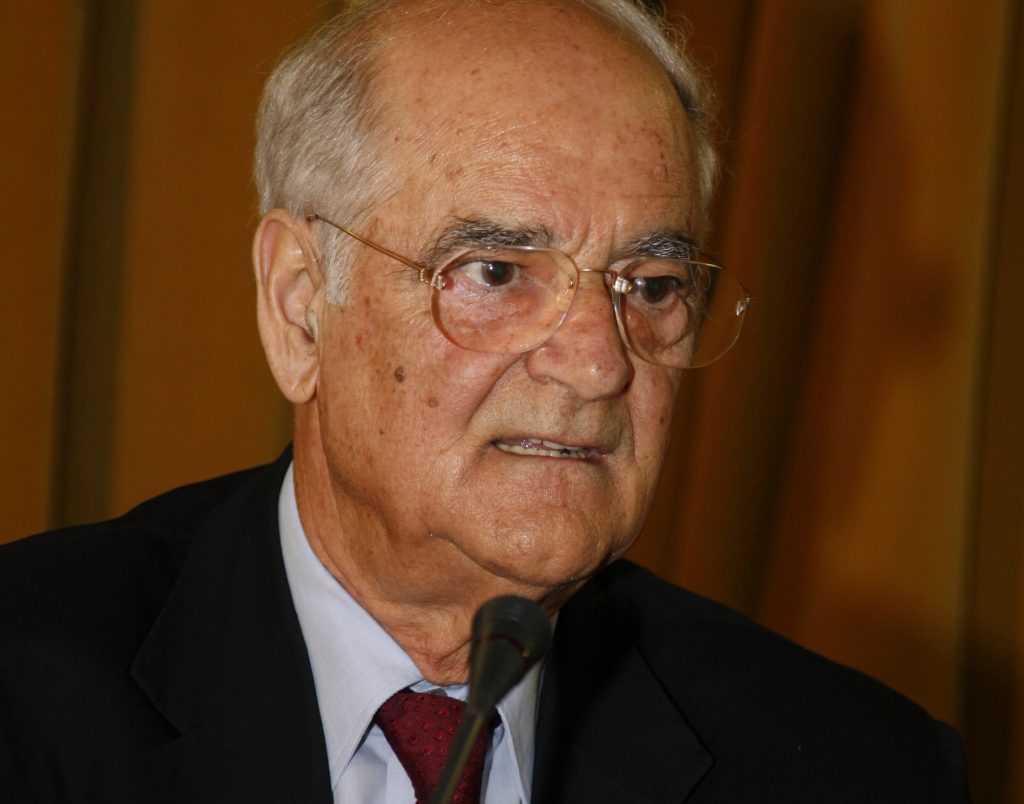 Κακλαμάνης: “Δυσαναπλήρωτο το κενό του Ανδρέα Παπανδρέου”