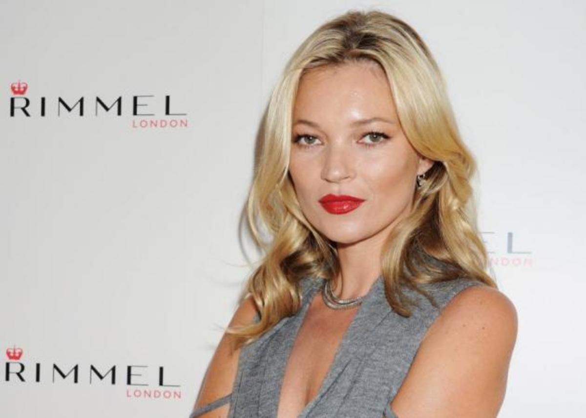 Η Kate Moss αποκάλυψε τι κάνει κάθε πρωί στο πρόσωπό της!