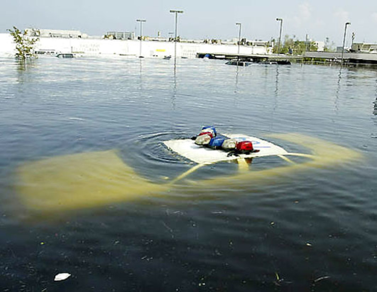 Αστυνομικοί στο εδώλιο για δολοφονία πολίτη μέσα στο χάος της “Κατρίνα”