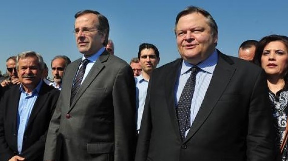 Μεταβαίνει αύριο στην Κύπρο ο Βενιζέλος – Στις 7 Νοεμβρίου και ο πρωθυπουργός