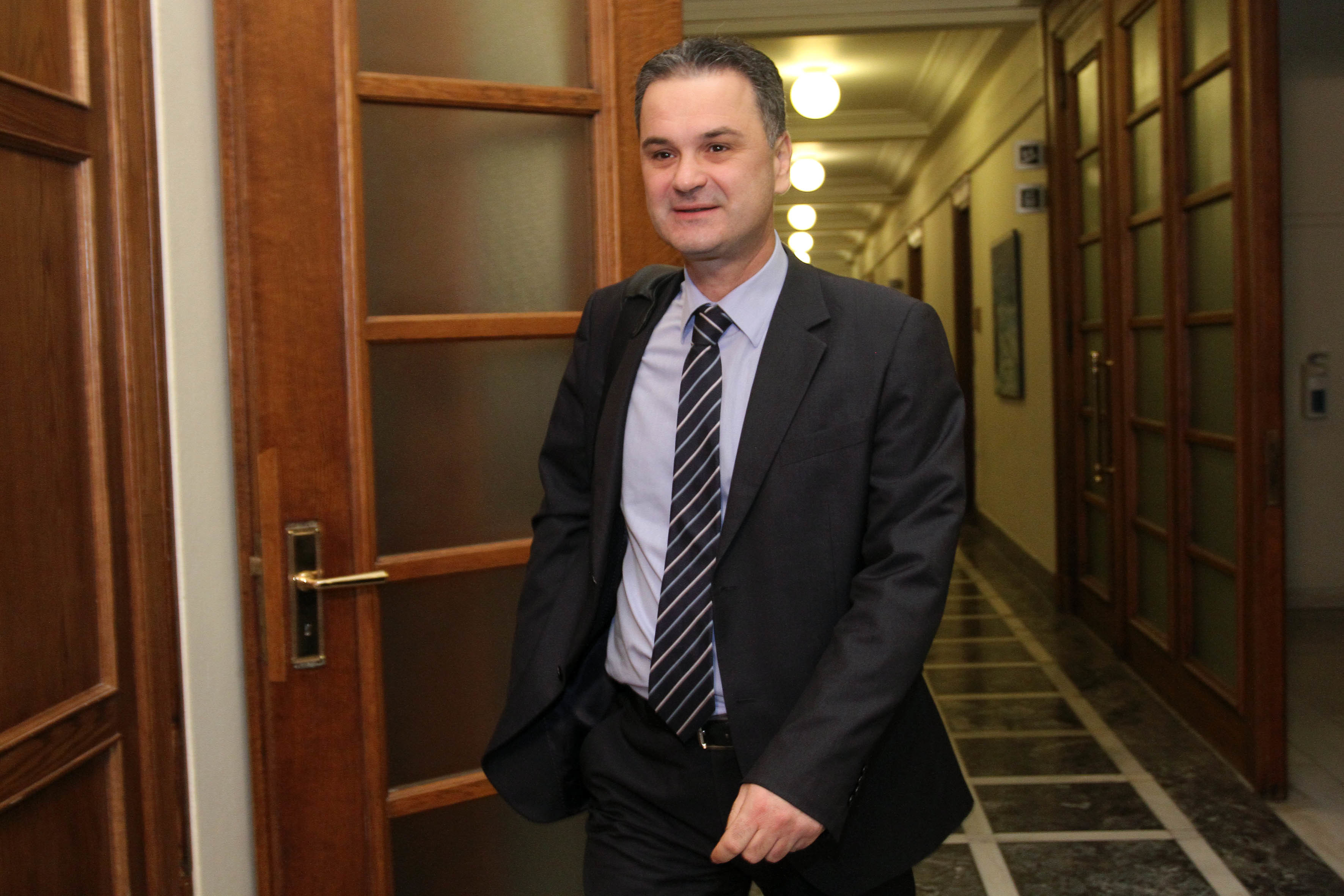 Ξυνίδης κατά τραπεζών: “Μη δίνοντας ρευστό καθυστερούν την ανάπτυξη”