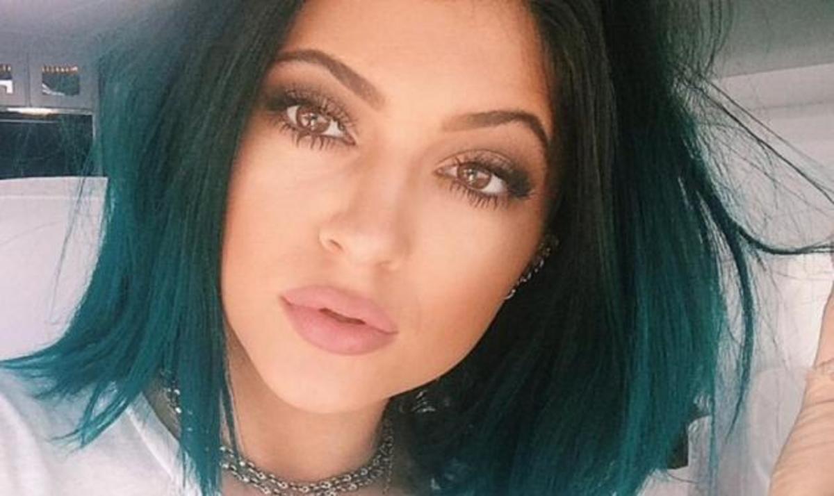 Η απίστευτη ”μεταμόρφωση” της μικρότερης αδερφής της Kim Kardashian από τις πλαστικές