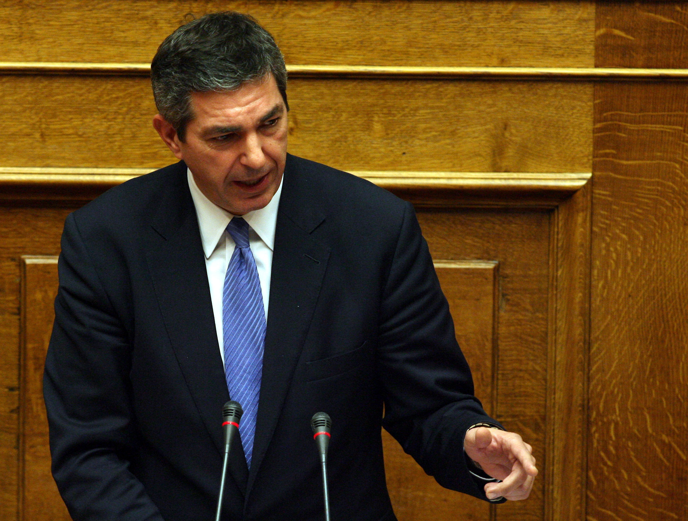 Le Soir: Στο περιθώριο ο Σταύρος Λαμπρινίδης