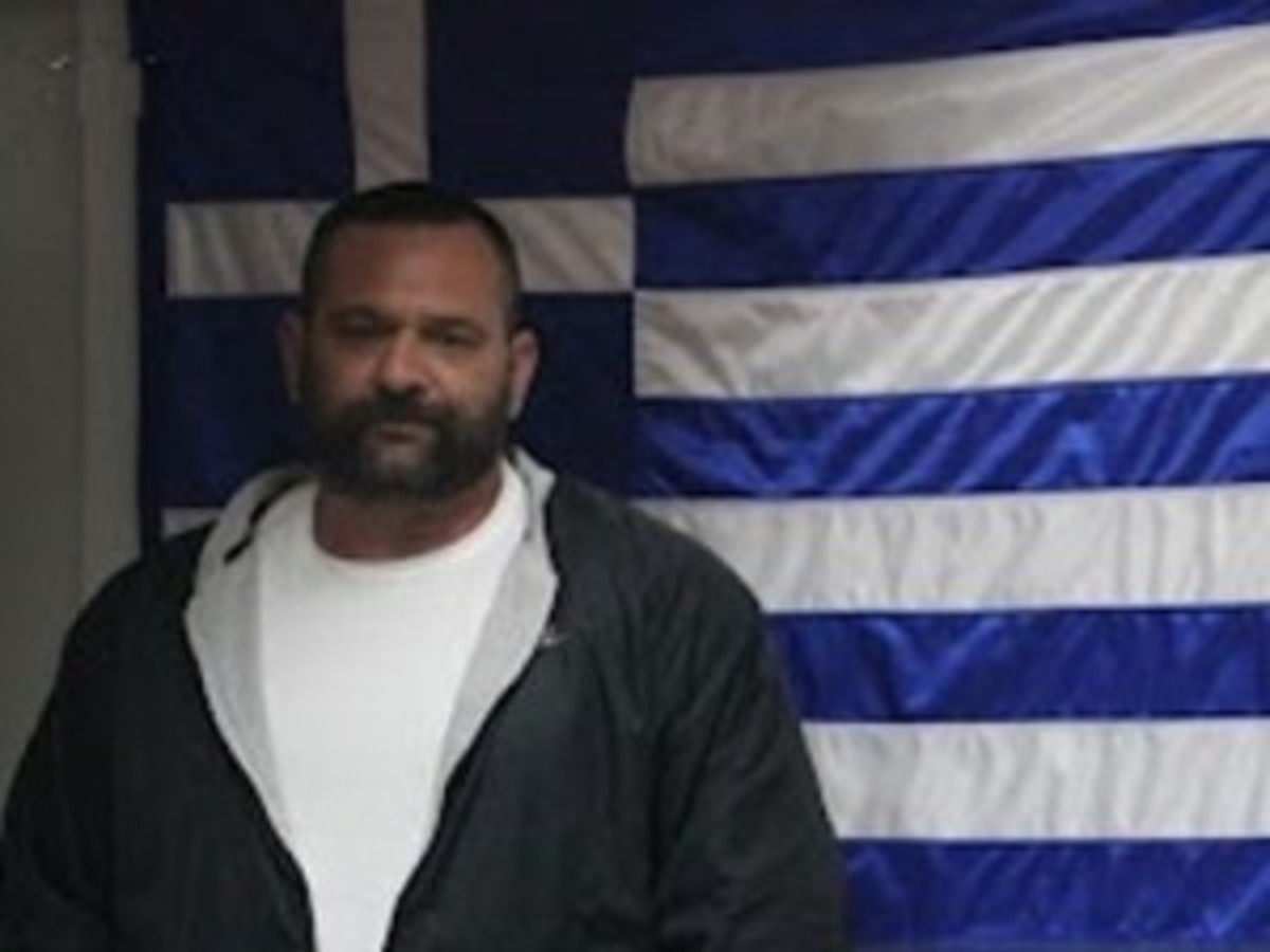Ζάκυνθος: Ένταση και αντιδράσεις για την επίσκεψη βουλευτή της Χρυσής Αυγής