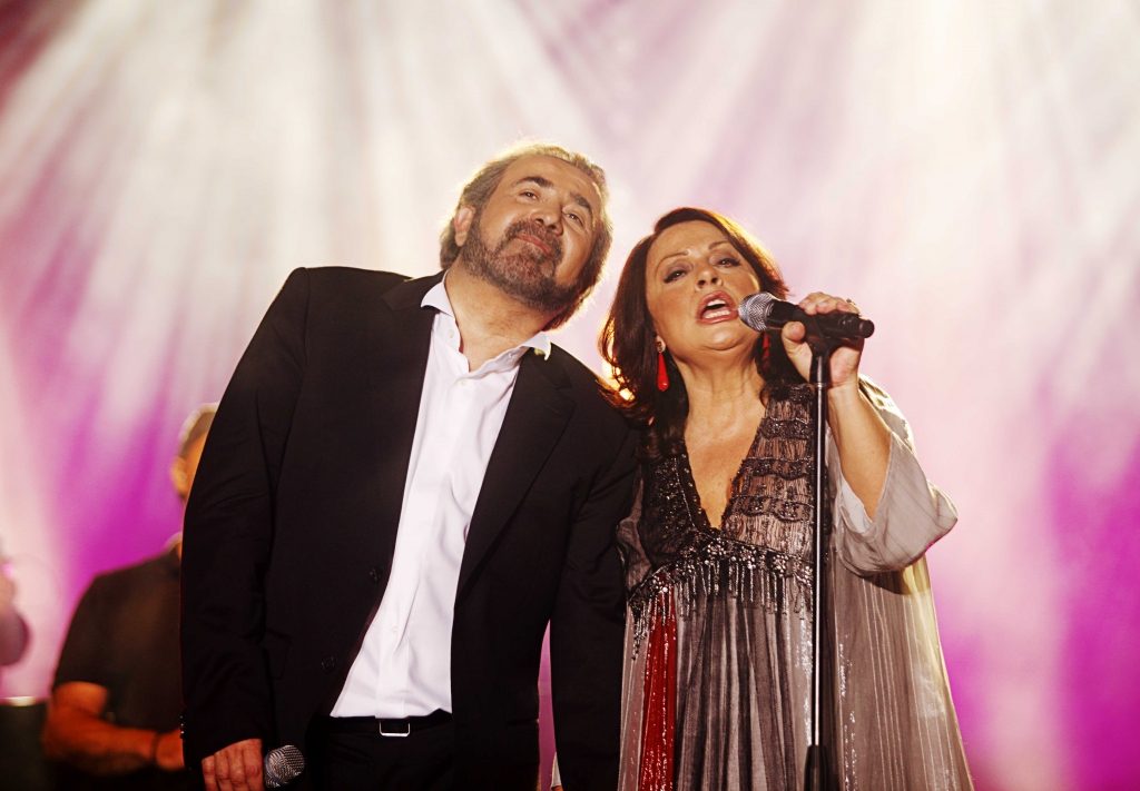 Ο Λάκης έρχεται απόψε… φορτωμένος!