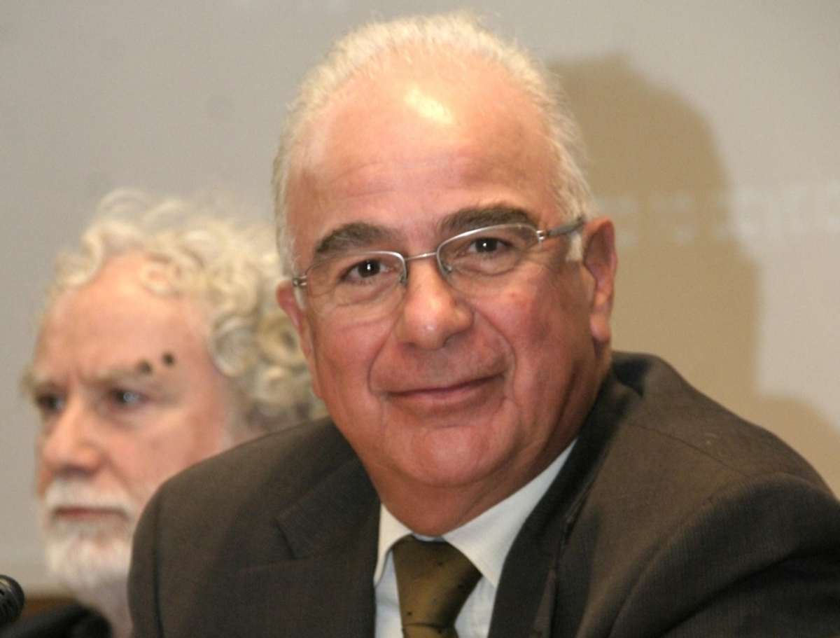 Πανελλήνιες 2015: Ποιος είναι ο Bασίλης Λαμπρινουδάκης