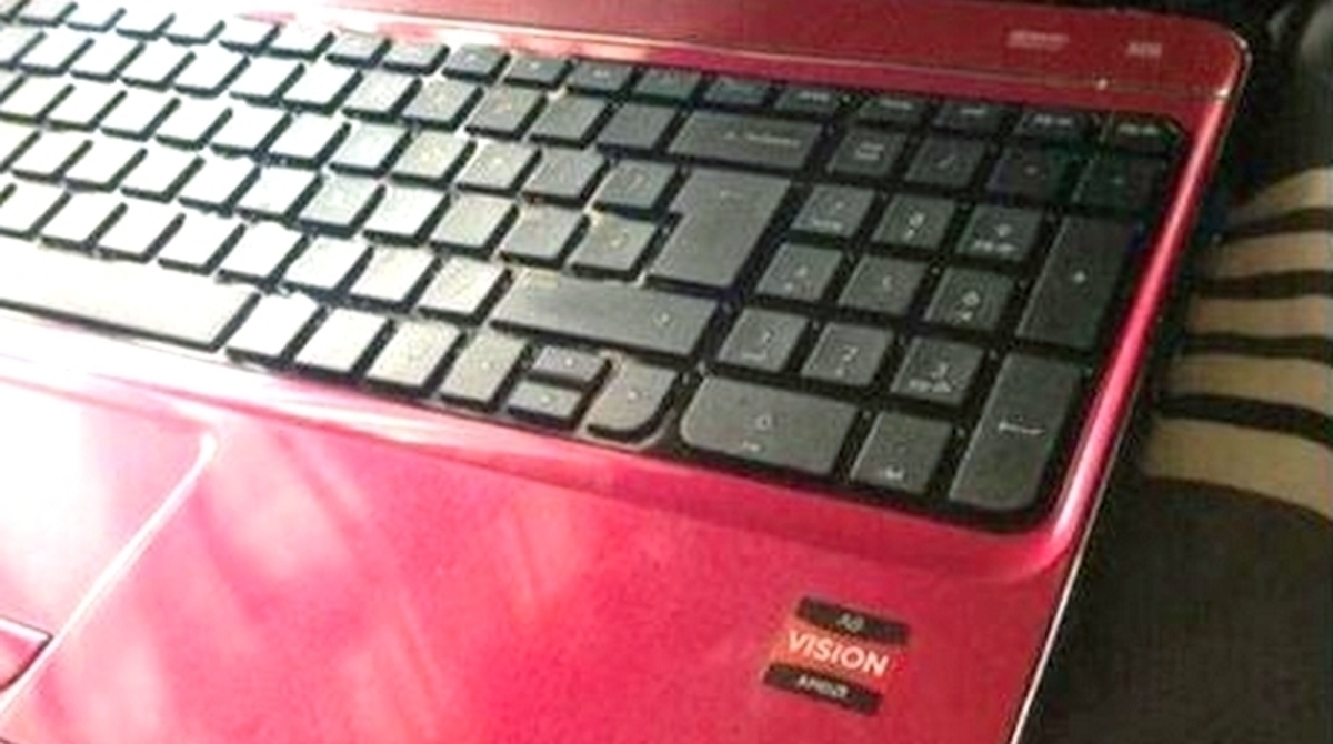 Τι έκανε στο laptop για να μην τον πιάσει η μάνα του να βλέπει πορνό!