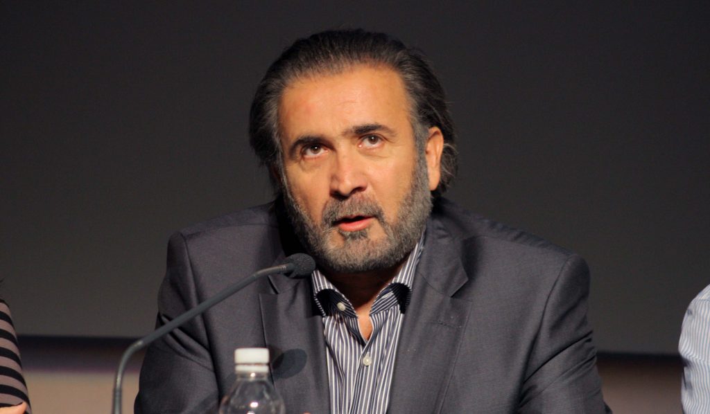 Ποιον παρουσιαστή «επιστρατεύει» ο Λαζόπουλος για χάρη του πολιτισμού;