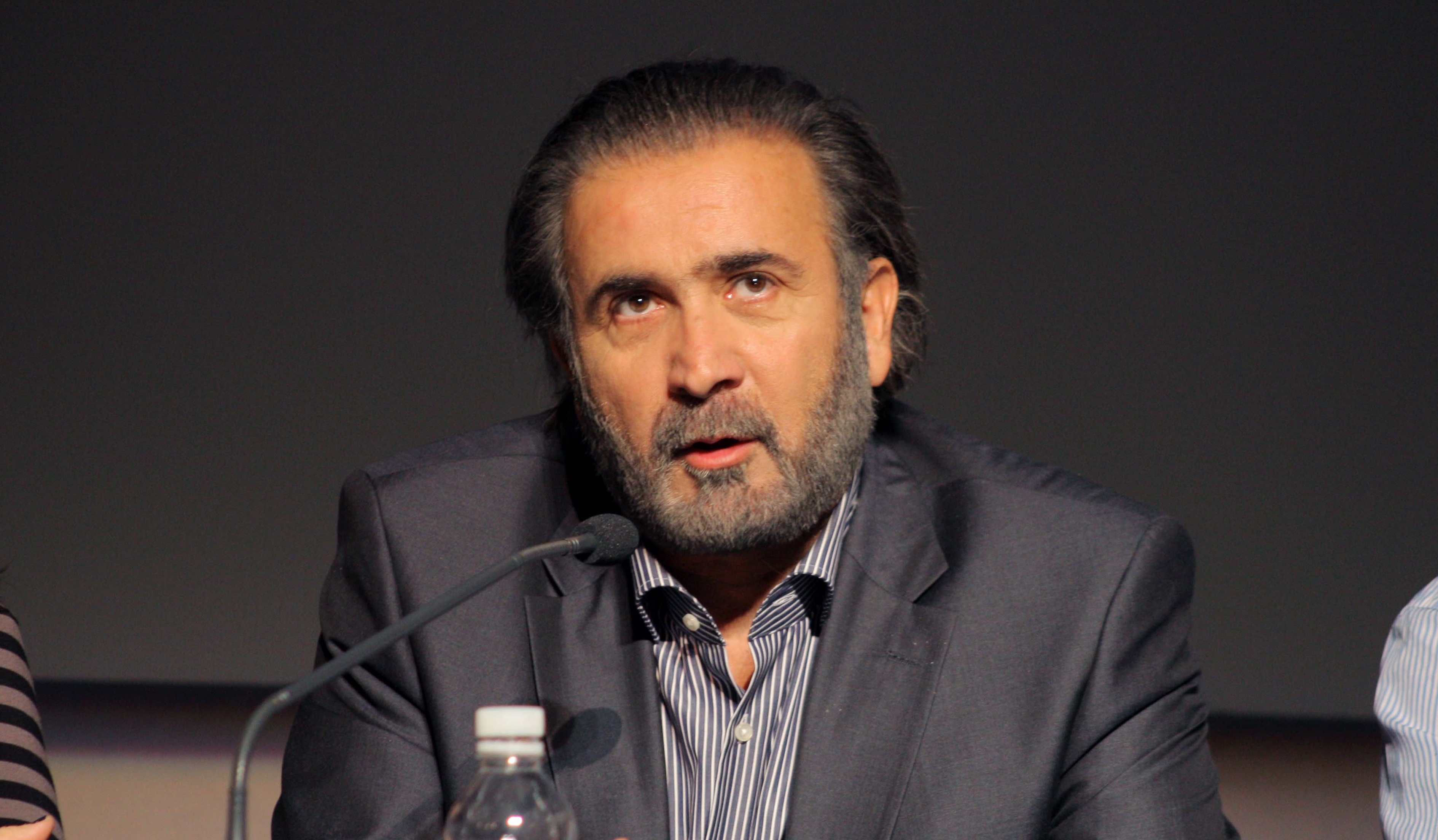 Ποιον παρουσιαστή «επιστρατεύει» ο Λαζόπουλος για χάρη του πολιτισμού;