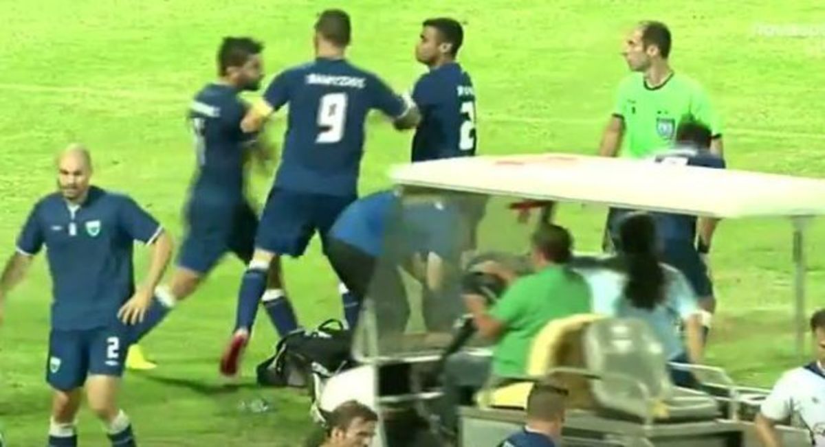 Παραλίγο να πιαστούν στα χέρια παίκτες του Λεβαδειακού! (VIDEO)