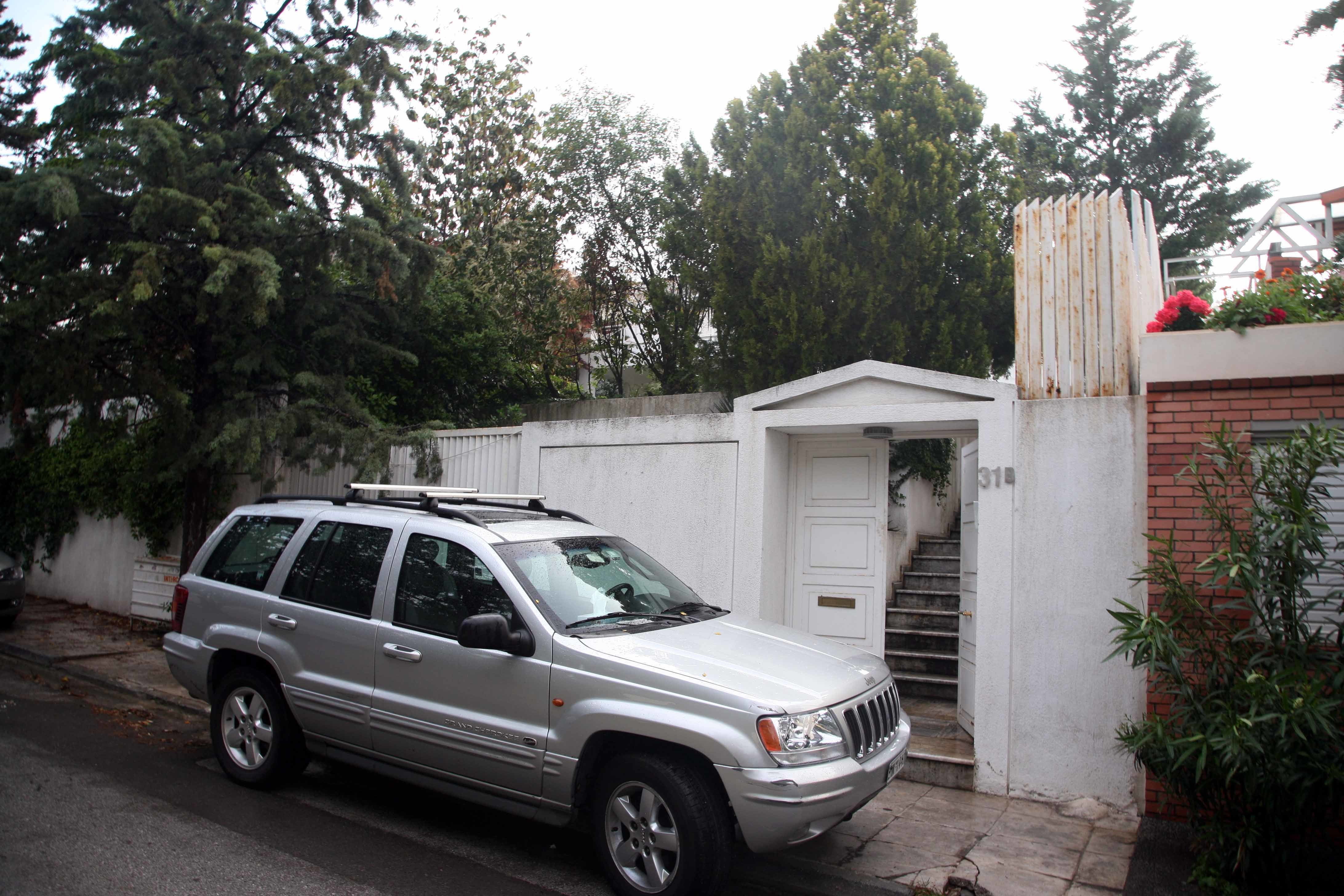 Τρόμος για οικογένεια στον Αυλώνα – Εισβολή τριών ληστών με όπλα