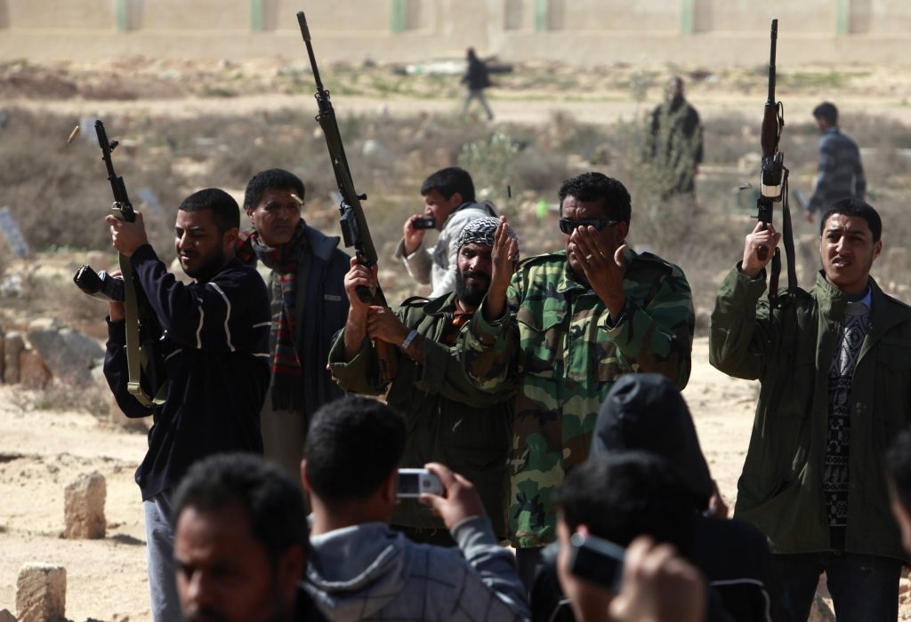 Ο εμφύλιος στη Λιβύη φουντώνει – Μάχες σε Ζαουϊγια και Ρας Λανούφ