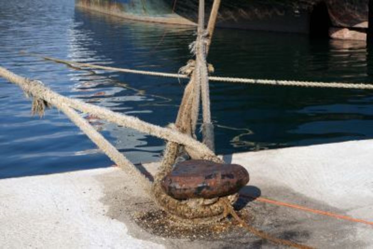 Τρόμος από τηλεφώνημα για βόμβα σε πλοία της γραμμής