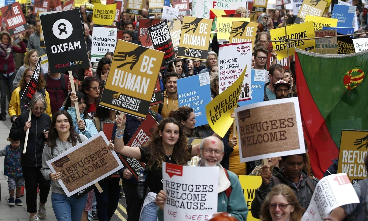 20.000 πολίτες διαδήλωσαν υπέρ των προσφύγων στο Λονδίνο