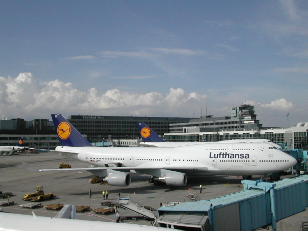Απολύει 3.500 υπαλλήλους η Lufthansa
