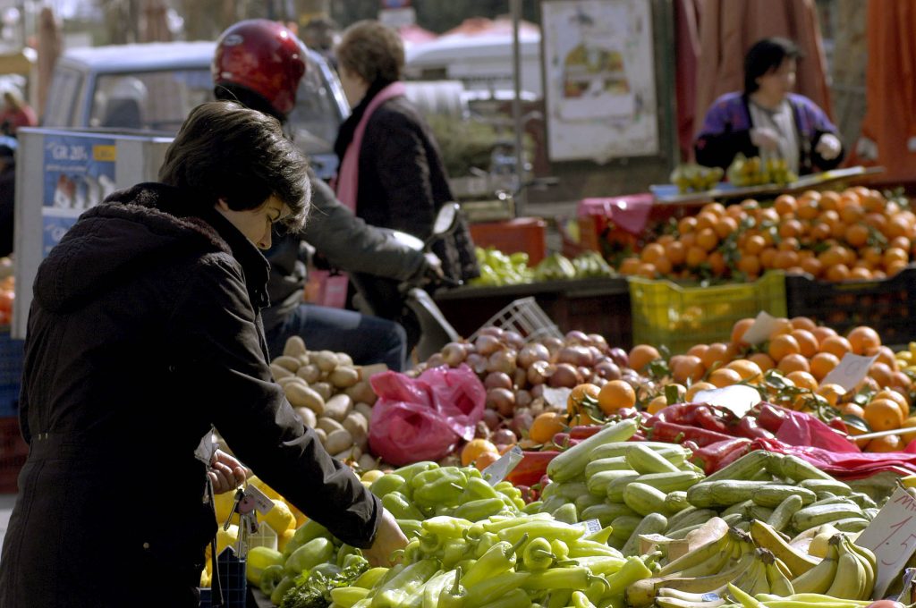 Ενώ ψώνιζαν στη λαϊκή τους άδειαζαν τα σπίτια…