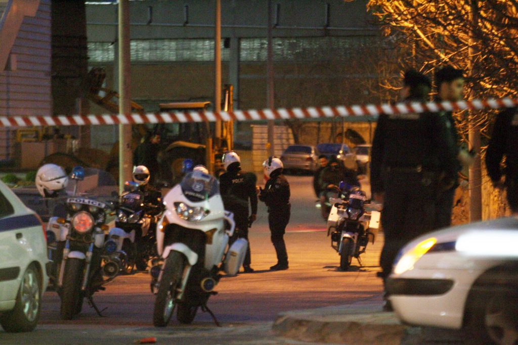 Αιματηρή συμπλοκή σε καφενείο στο Αιγάλεω