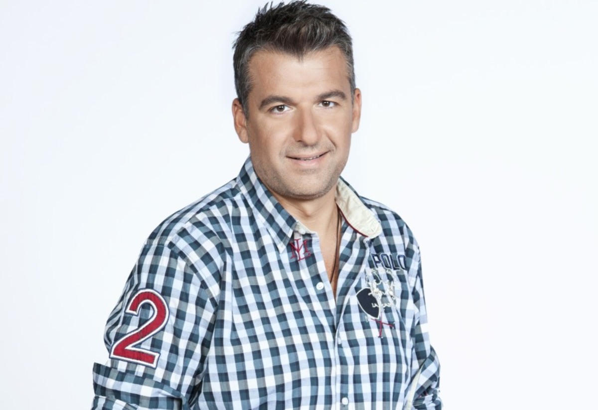 Ο Λιάγκας έστειλε συγχαρητήρια για την εκπομπή που παρουσιάζει αντίπαλός του στην πρωινή ζώνη!