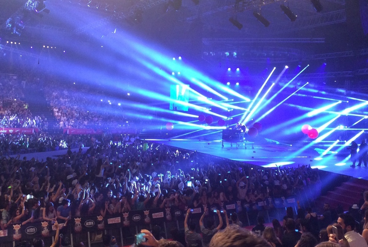 Έφυγε έξαλλη από τα MAD Awards: «Μη μου ξαναστείλετε πρόσκληση εάν με βάλετε στην είσοδο μαζί με τις ρουβίτσες»!