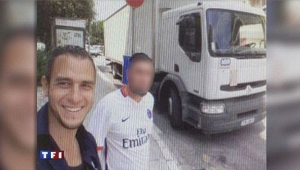 Ο μακελάρης της Νίκαιας έβγαζε χαμογελαστός selfie πριν σκοτώσει 84 ανθρώπους