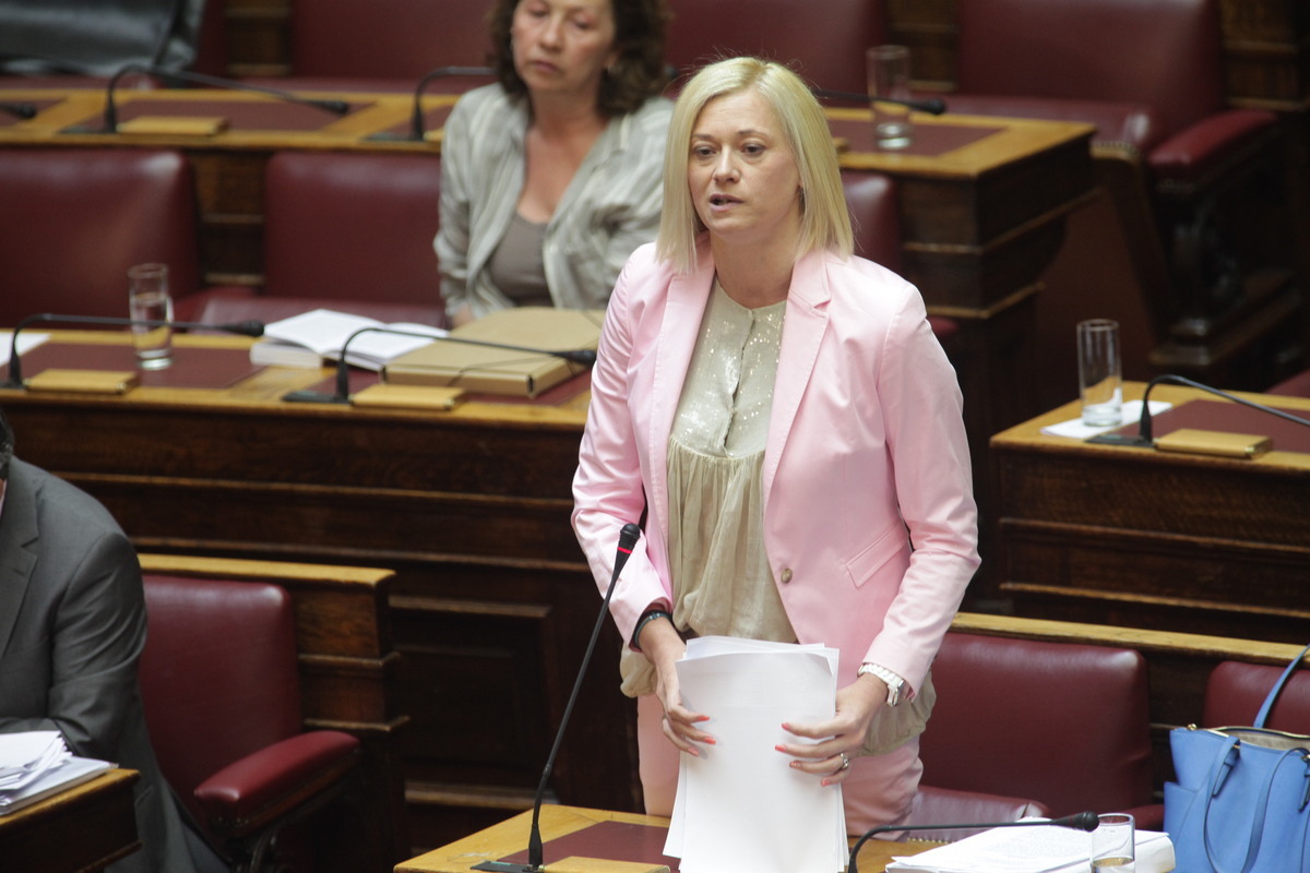 Ραχήλ Μακρή: Έδωσε το σύνθημα για ανυπακοή μέσω facebook
