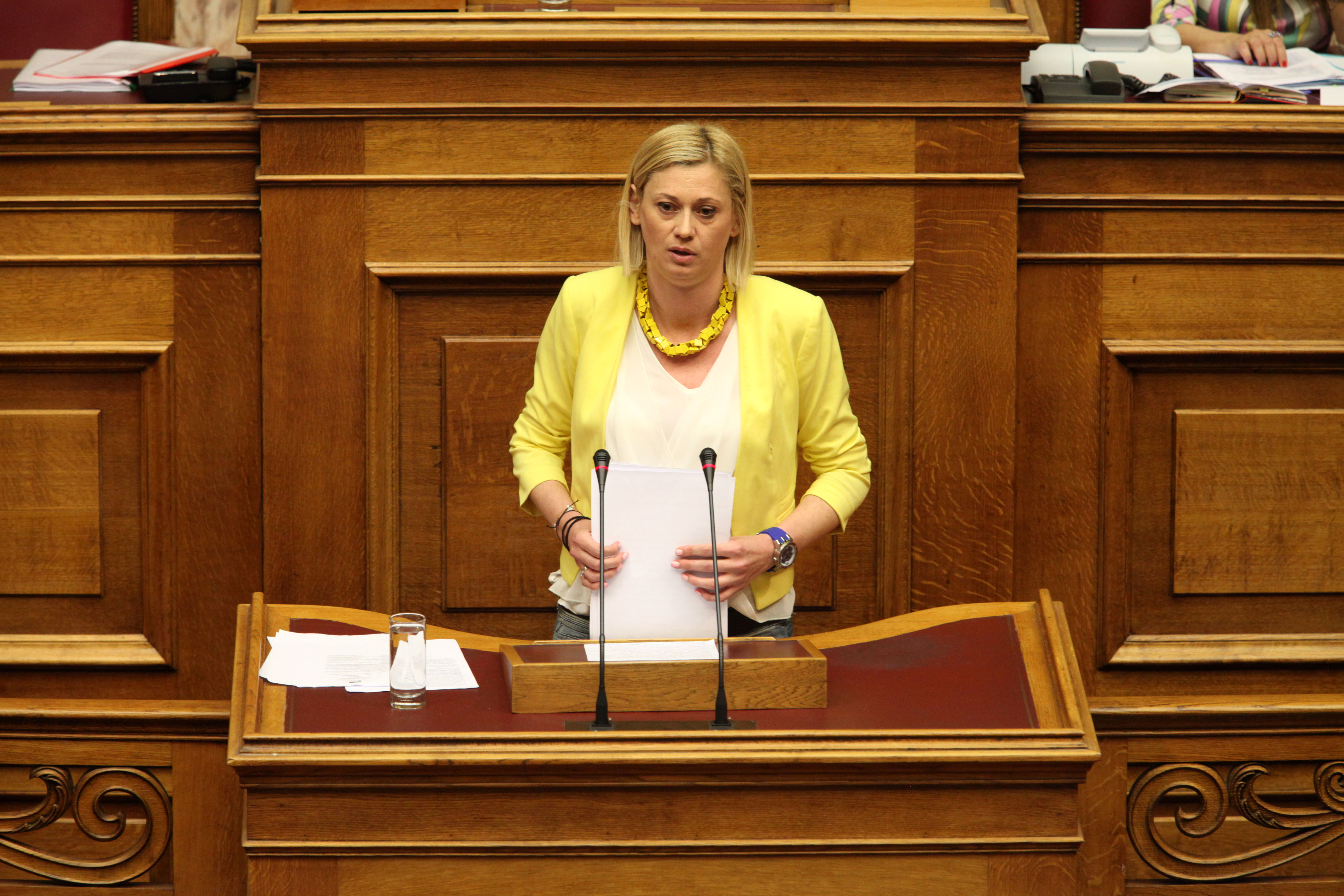 Ραχήλ Μακρή: Θέλετε κλειστές λαϊκές για να μην σας πάρουν με τις ντομάτες!