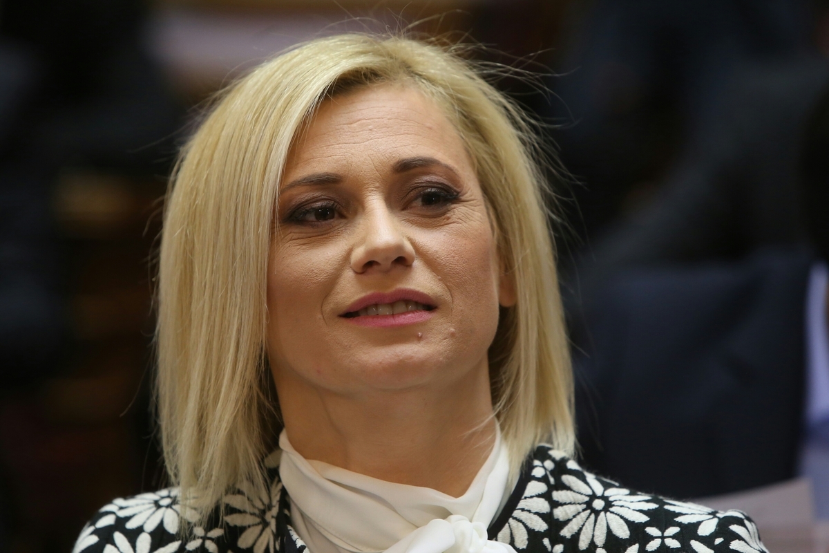 Η Ραχήλ μετά τα ευρώ θέλει να τυπώσει και δραχμές