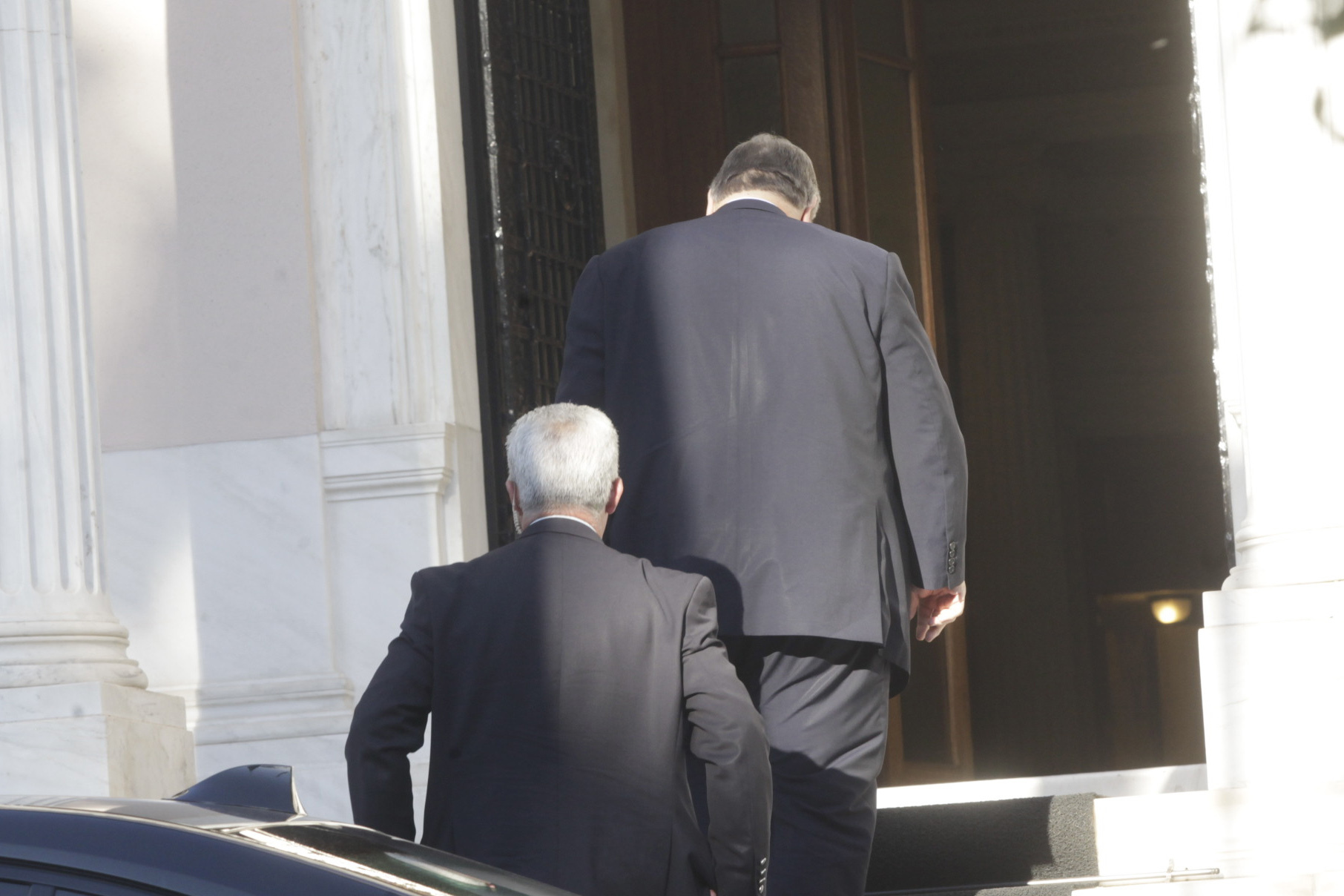 Αποφασίζουν στο Μαξίμου για τράπεζες και τη ρύθμιση των κόκκινων δανείων