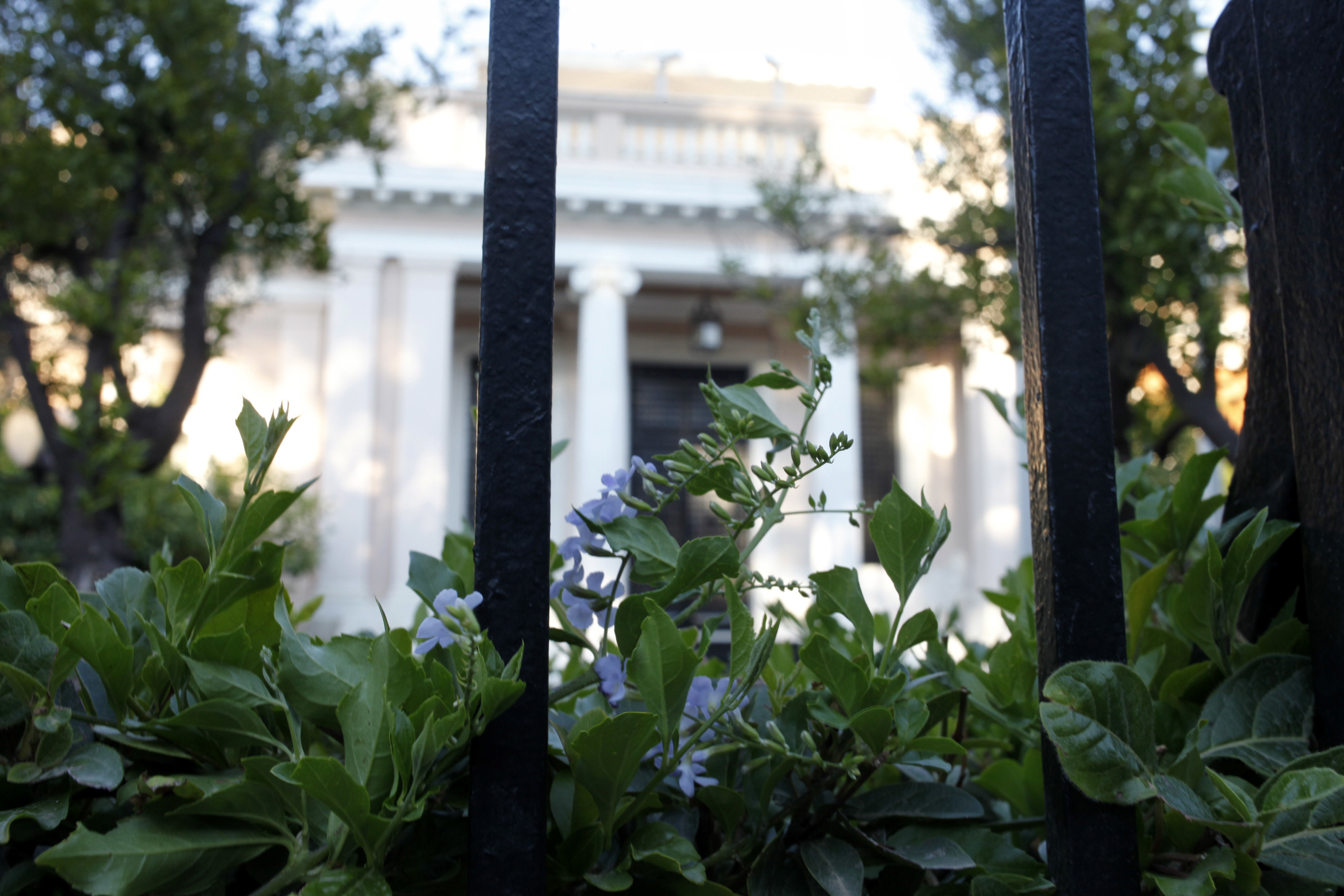 Επανέρχονται τα σενάρια πρόωρων εκλογών – Οι διαρροές Μαξίμου με προτάσεις για την ΕΡΤ εξοργίζουν Βενιζέλο και Κουβέλη