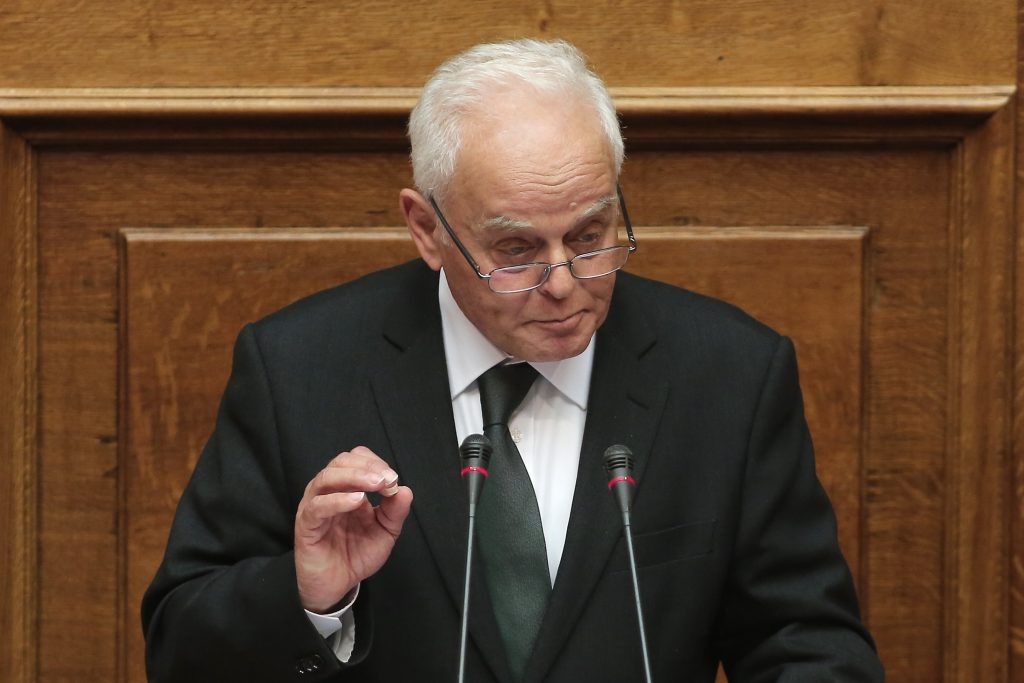 Μανιτάκης: Άλλο οι 15.000 απολύσεις και άλλο η κινητικότητα 25.000 υπαλλήλων