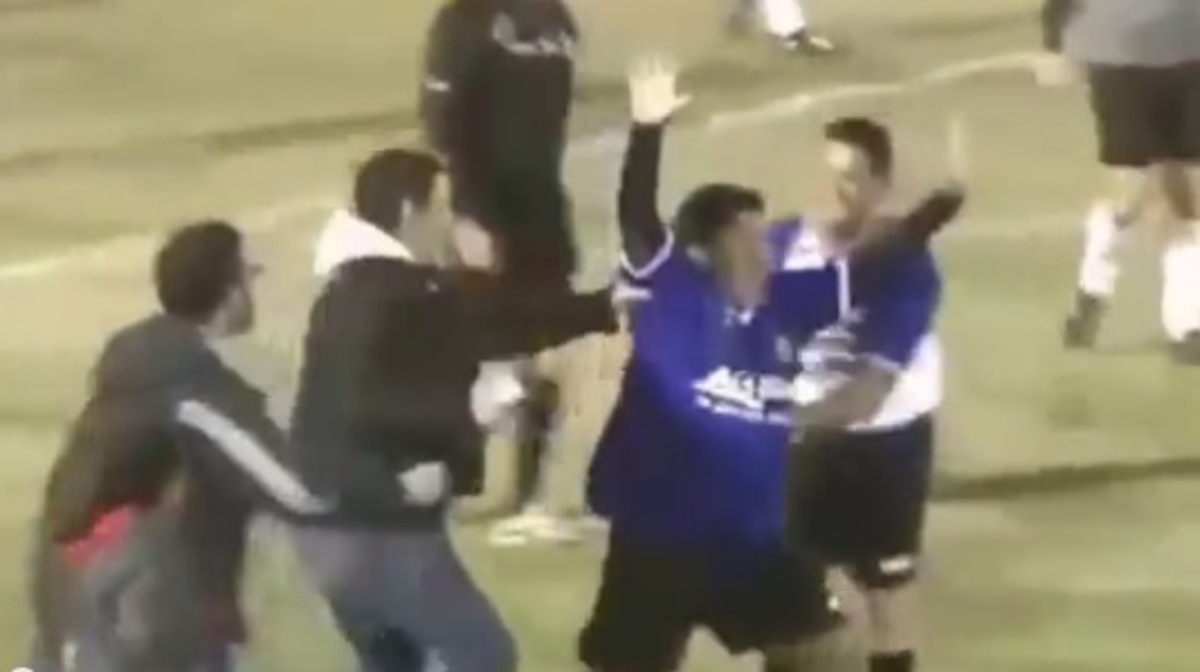 Και στα 54 “κρεμάει” τερματοφύλακες ο Μαραντόνα (VIDEO)