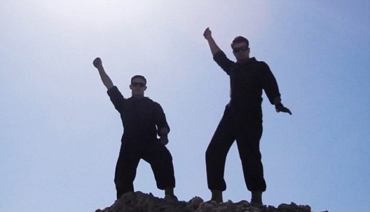 Τι κάνουν στα αμερικανικά αεροπλανοφόρα όταν δεν βομβαρδίζουν!