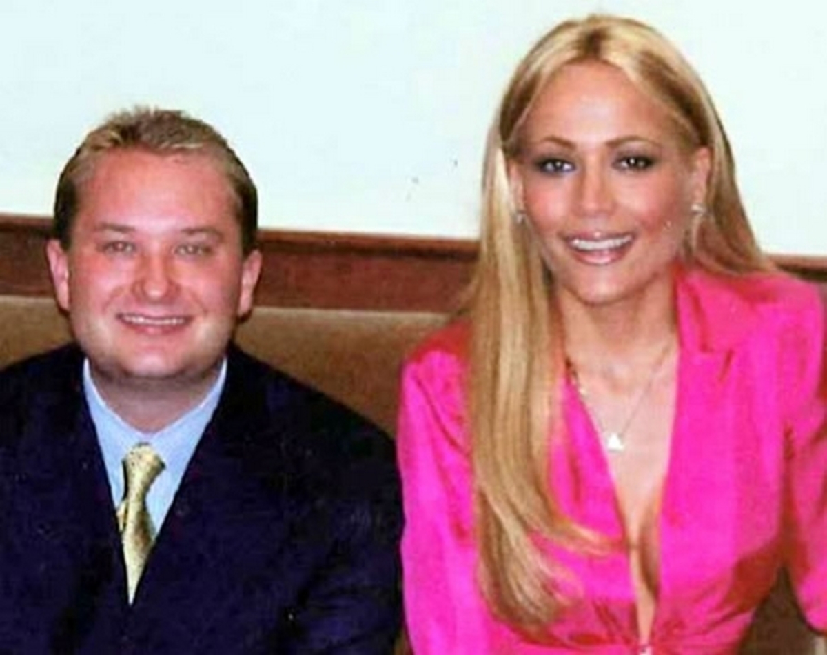 Ο απατεώνας της Wall Street που έκλεψε το κορίτσι του Hugh Hefner