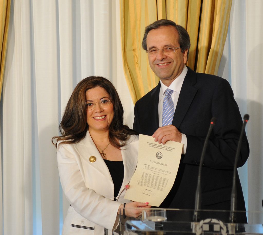 “Δεν είμαι σούπερ ηρωίδα” λέει στο Newsit η δημόσια υπάλληλος που γλίτωσε τη χώρα μας από πρόστιμα 550 εκατομμυρίων!