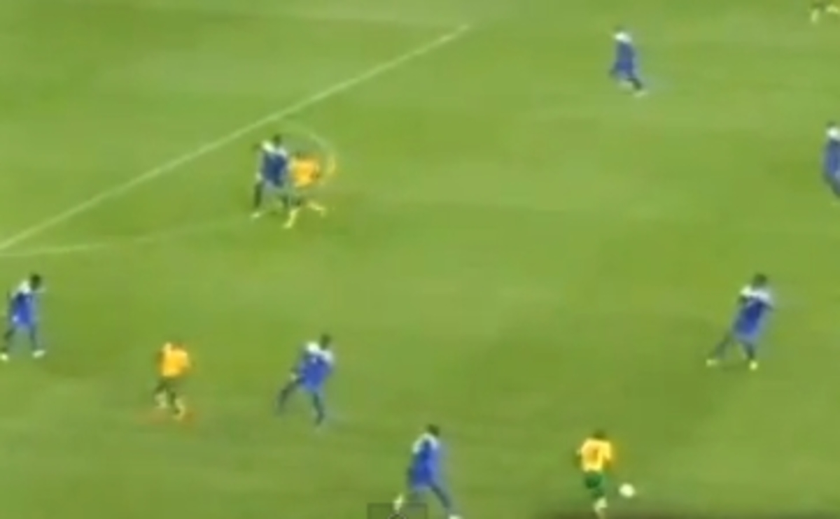 Τον…εκτέλεσε απ’τα 40 μέτρα – Το εκπληκτικό γκολ του Ματλάμπα(VIDEO)