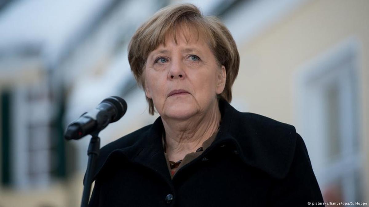 Deutsche Welle: ”Τελειώνει” η Μέρκελ λόγω του προσφυγικού