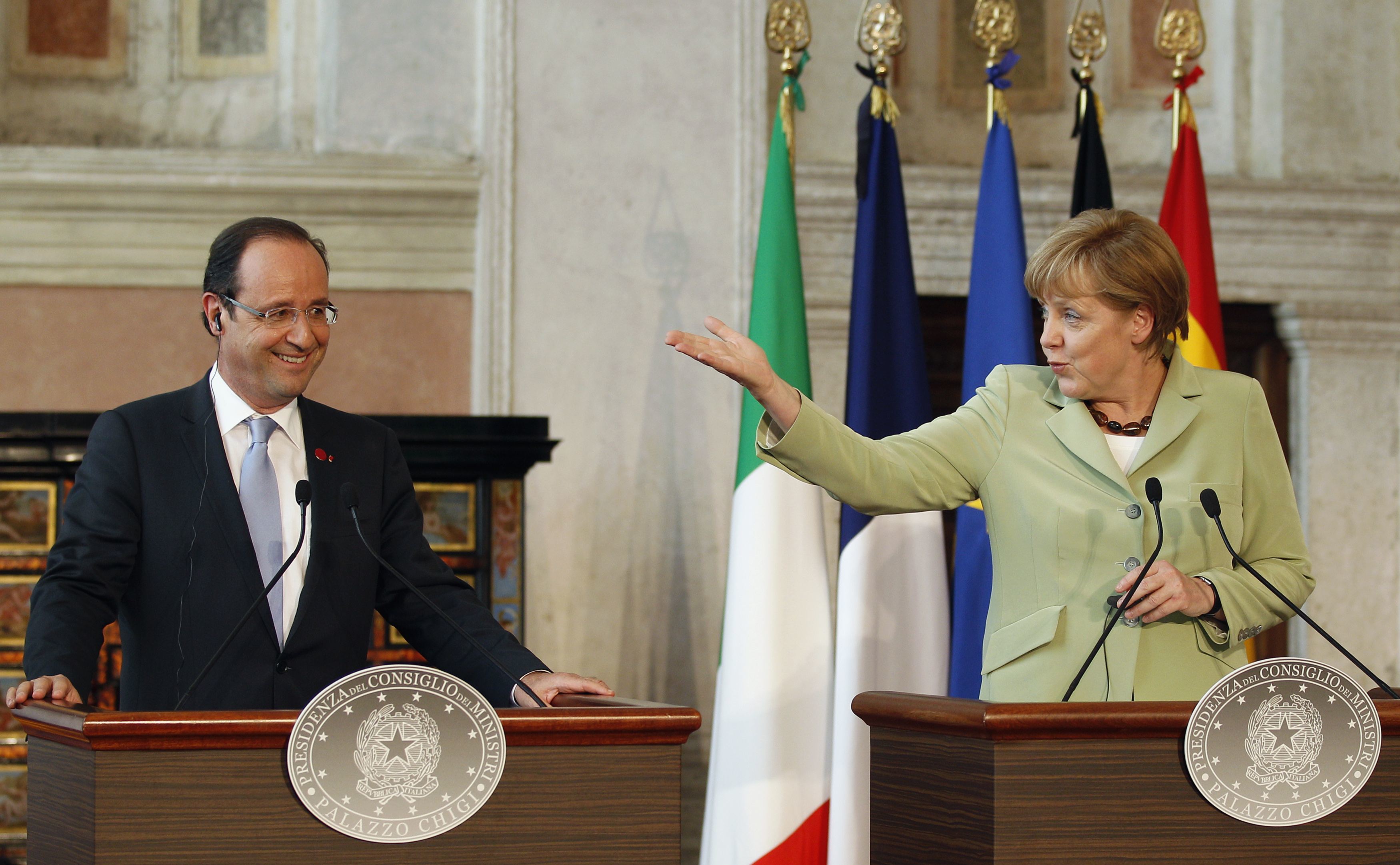 Τετ-α-τετ Μέρκελ με Ολάντ πριν τη Σύνοδο Κορυφής