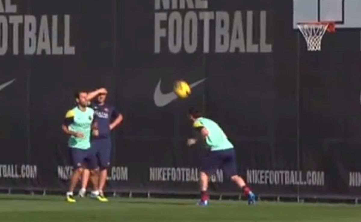 Βάζει καλάθι με κεφαλιά ο Μέσι! (VIDEO)