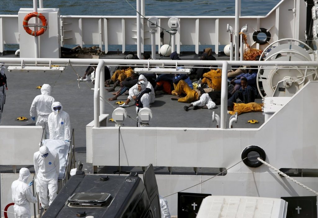 Νέο ναυάγιο στη Μεσόγειο με 300 μετανάστες
