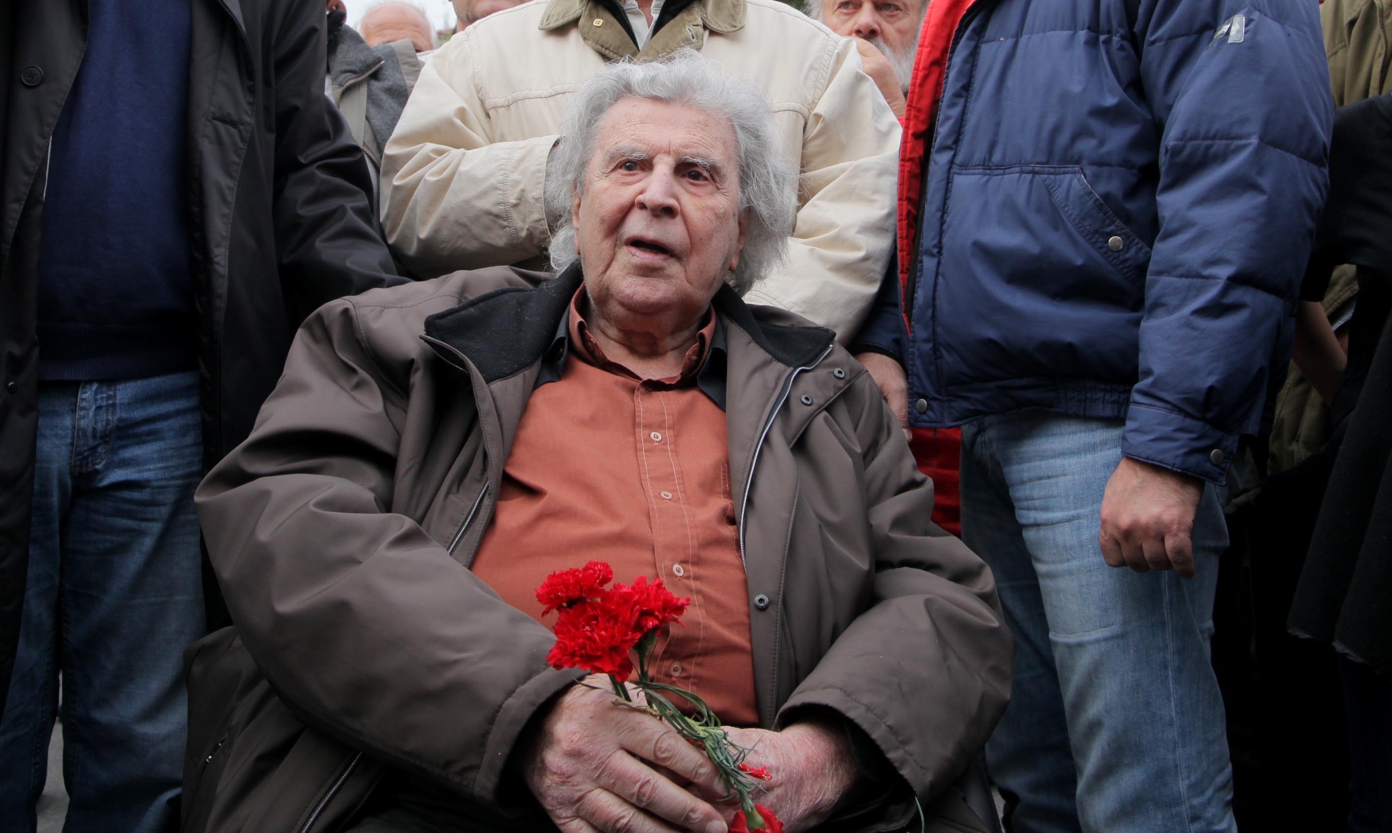 Καλύτερα στην υγεία του ο Μίκης Θεοδωράκης