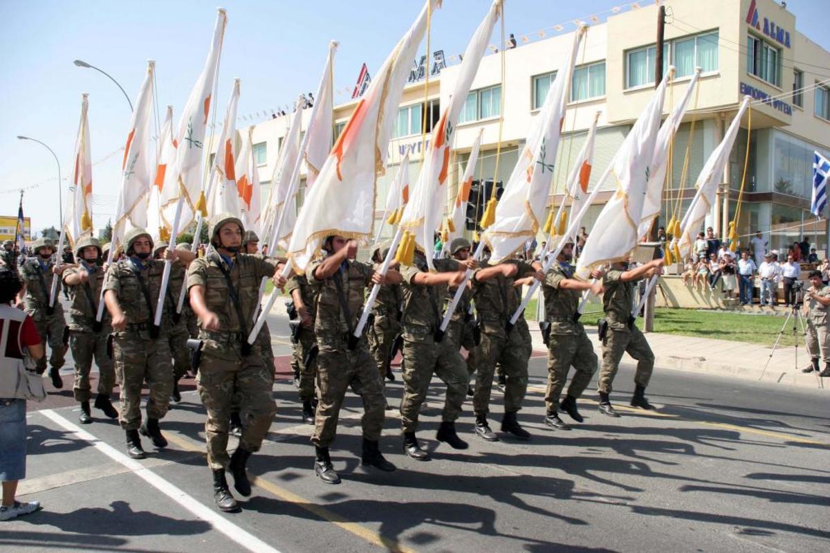 Καλούν Έλληνες πολίτες που πήραν κυπριακή υπηκοότητα να υπηρετήσουν στον κυπριακό στρατό