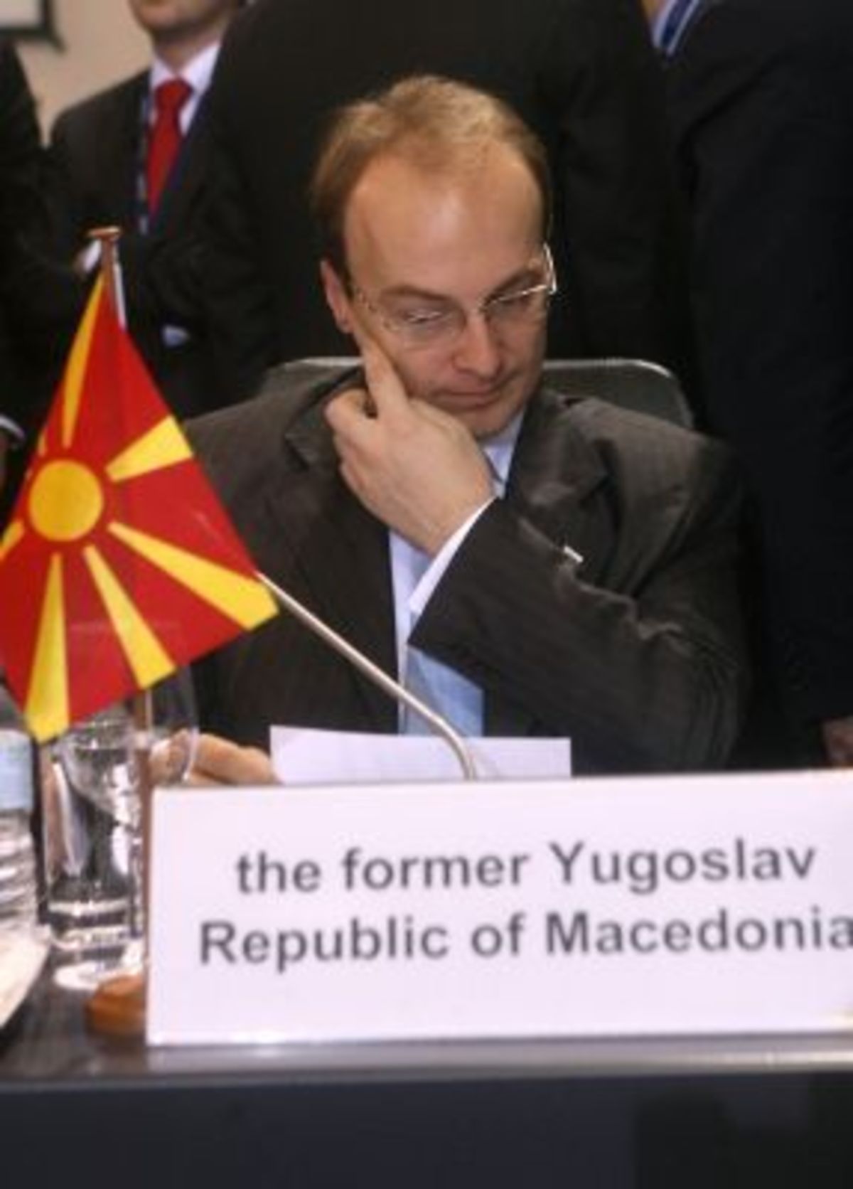 Υπουργός Εξωτερικών Σκοπίων  «Η Ελλάδα συμπεριφέρεται παράλογα»