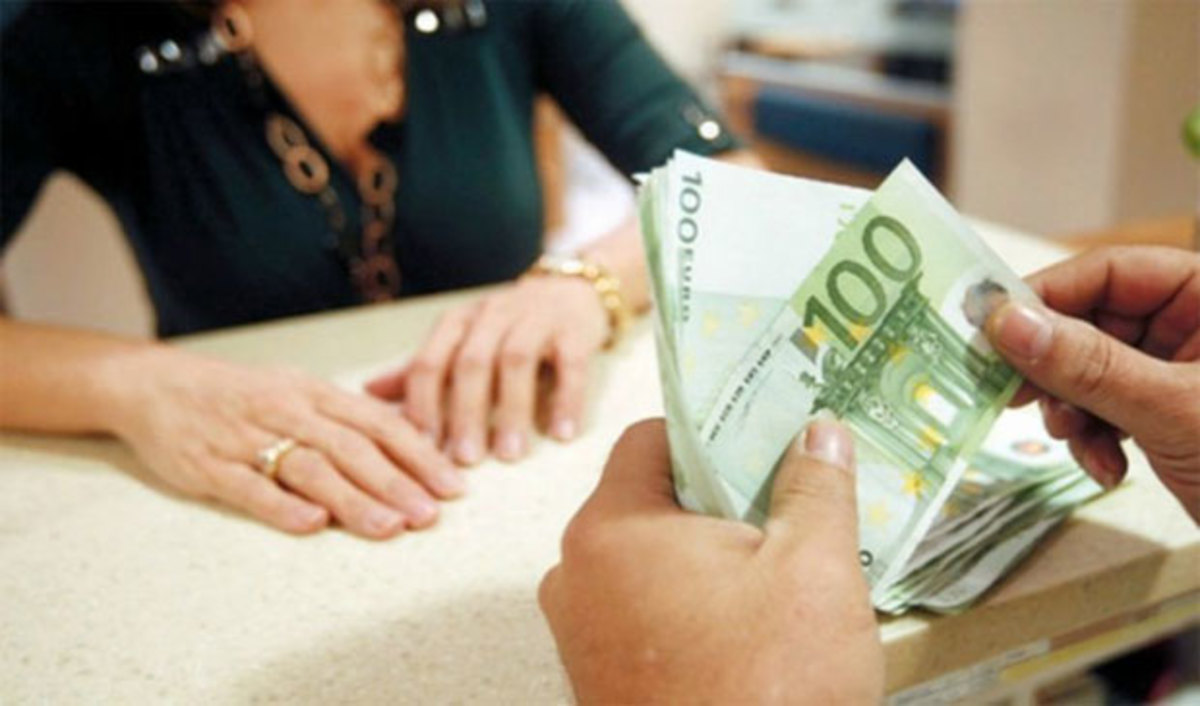 Περισσότερες οι προσλήψεις από τις απολύσεις και τον Απρίλιο