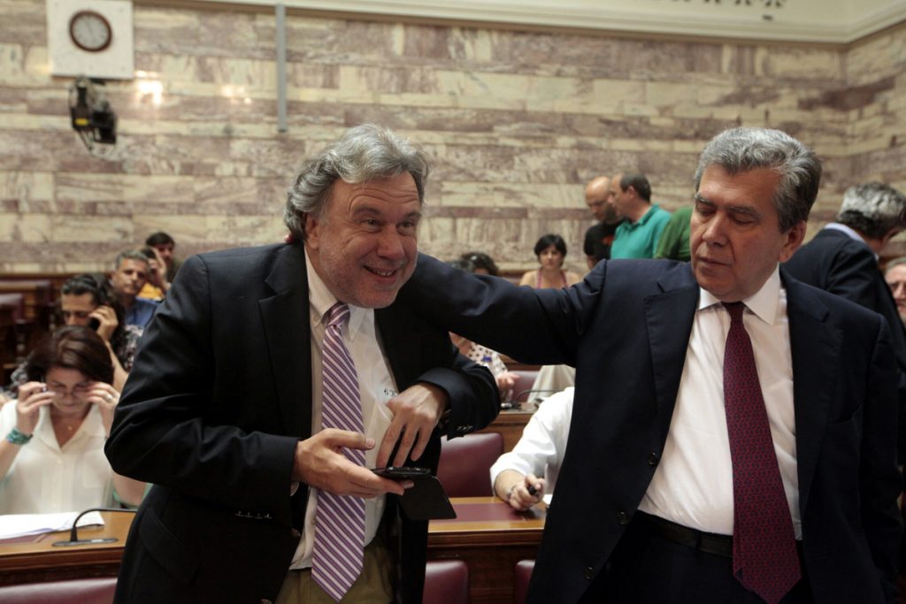 Σφαλιάρες” από τον Μητρόπουλο στον Κατρούγκαλο