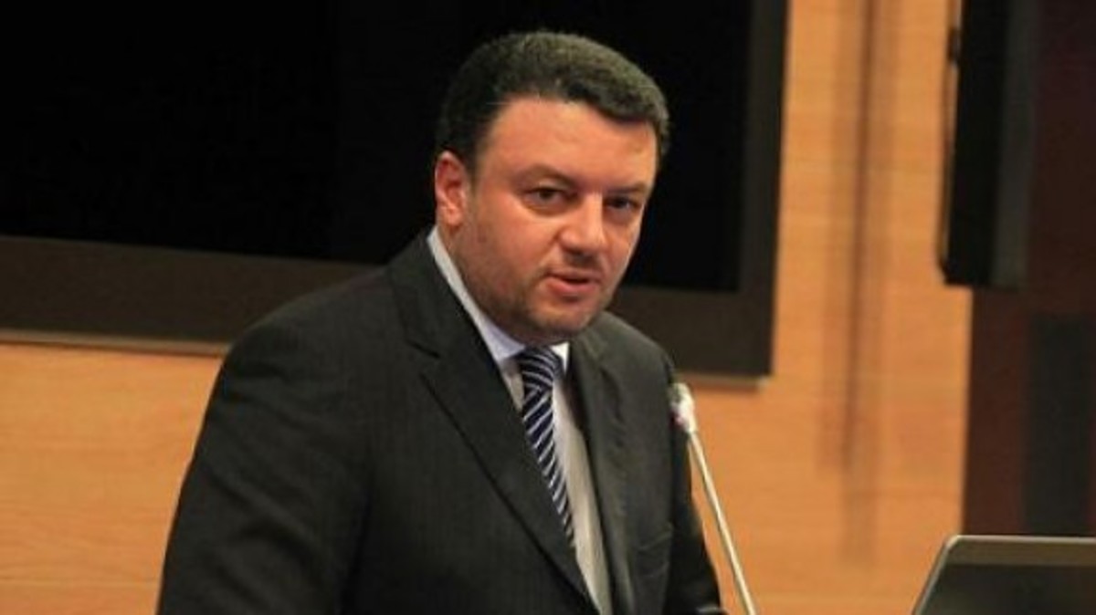 Καλό ταξίδι, Υπουργέ – Η Λάρνακα ετοιμάζεται να δεχθεί στο χώμα της τον Τάσο Μητσόπουλο ΣΥΝΕΧΗΣ ΕΝΗΜΕΡΩΣΗ