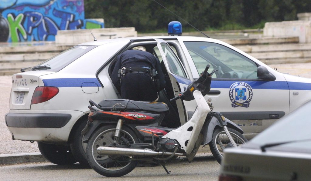 Ο δράστης οδηγούσε κλεμμένη μηχανή - ΦΩΤΟ EUROKINISSI