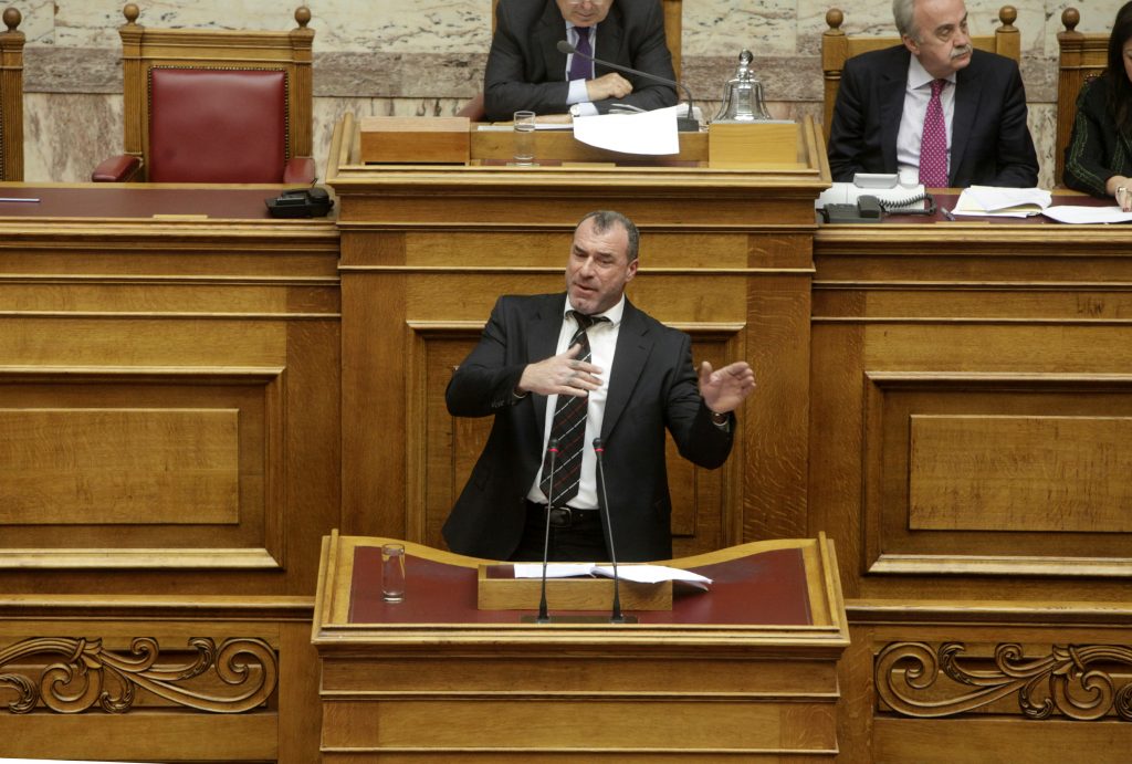 Εκλογές 2014: Αναζητείται με τη διαδικασία του αυτοφώρου η γυναίκα του Χρυσαυγίτη βουλευτή Νίκου Μίχου