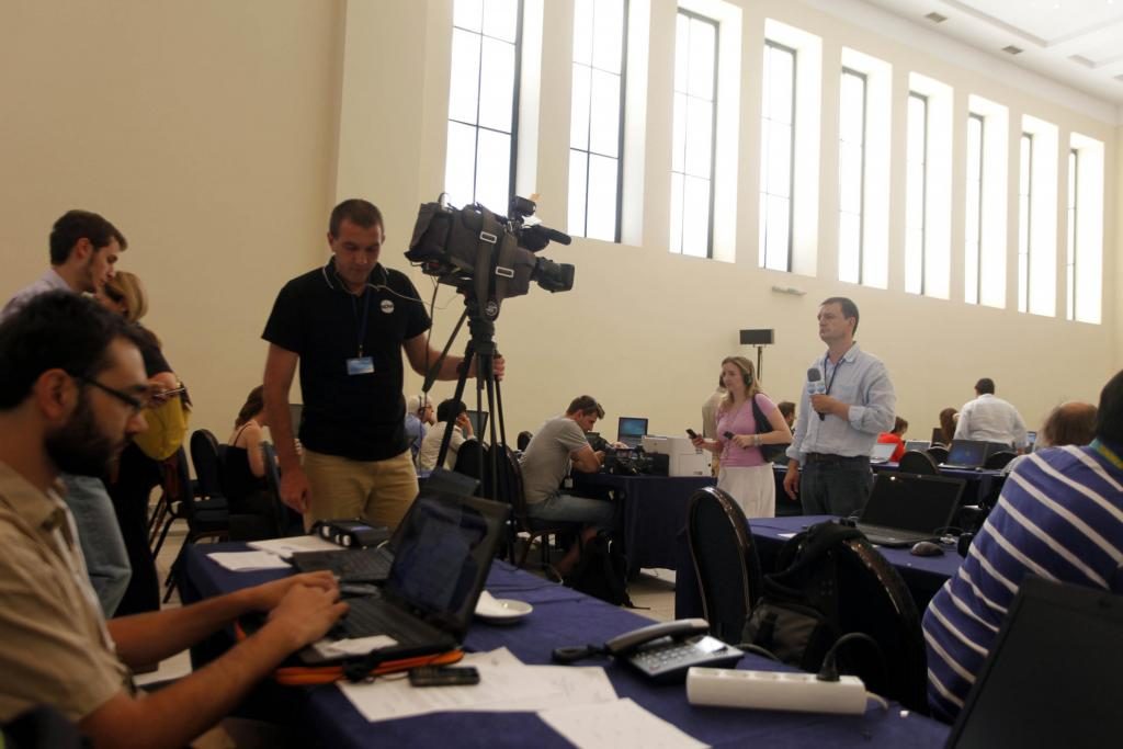 769 διαπιστευμένοι δημοσιογράφοι καλύπτουν τις ελληνικές εκλογές