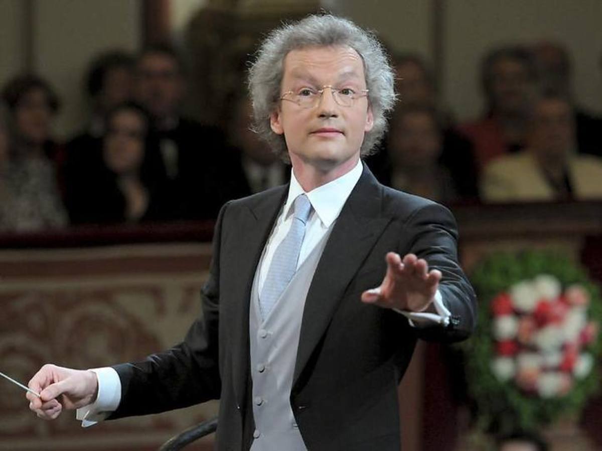 Κατέρρευσε επι σκηνής ο μαέστρος της Όπερας της Βιέννης